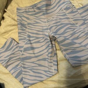Light Blue/ purple color Zebra Print Leggings m